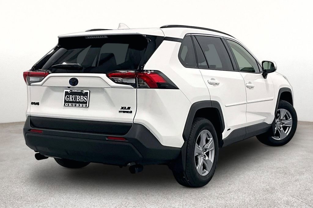 Used 2024 Toyota RAV4 XLE w/ Convenience Package AWD/4WD image 2