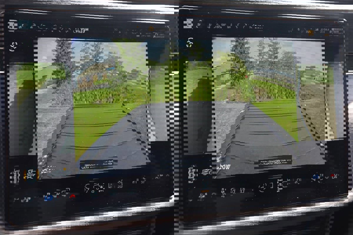 Used 2022 Rivian R1T Adventure image 9