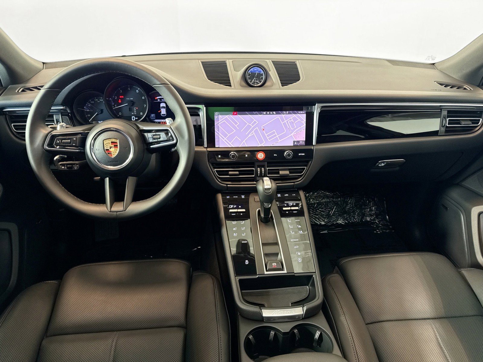 Certified 2026 Porsche Macan AWD/4WD image 21