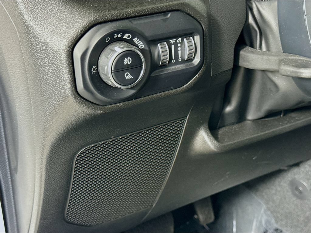 Used 2022 Jeep Gladiator Sport AWD/4WD image 12