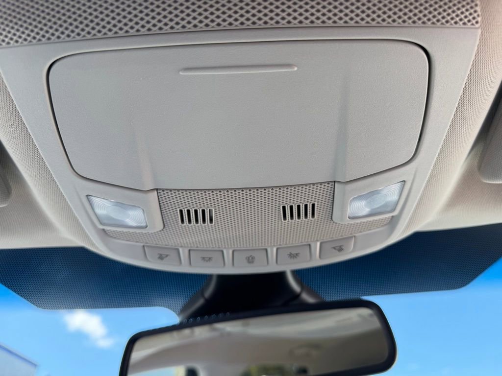 Used 2024 Ford Edge Titanium image 30