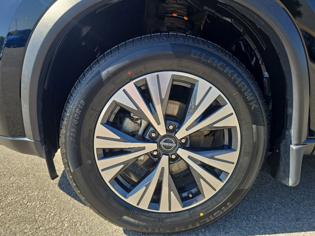 Used 2023 Nissan Rogue SV AWD/4WD image 9