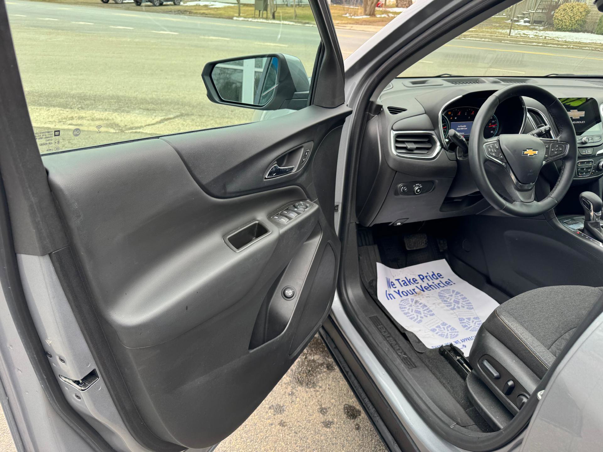 Used 2024 Chevrolet Equinox LT AWD/4WD image 18