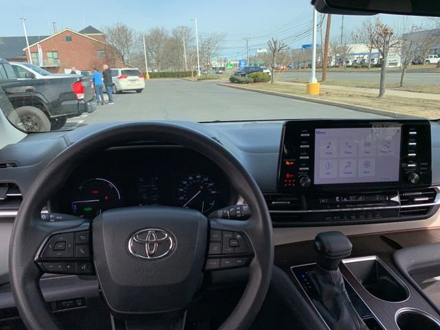 Used 2023 Toyota Sienna LE image 16