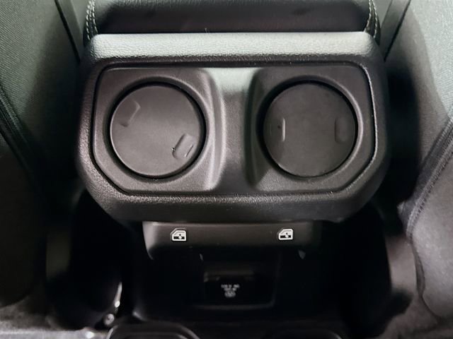 Used 2023 Jeep Wrangler Sahara image 24