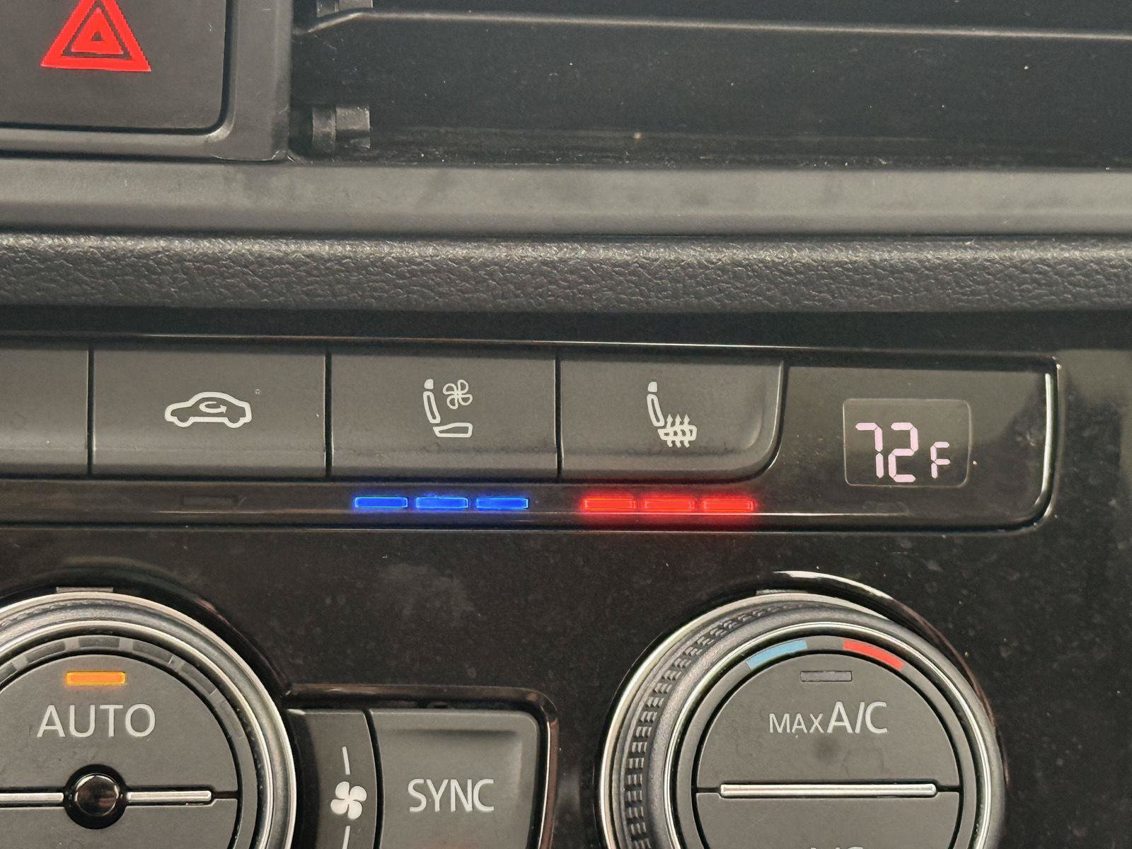 Used 2019 Volkswagen Jetta SEL Premium FWD image 34
