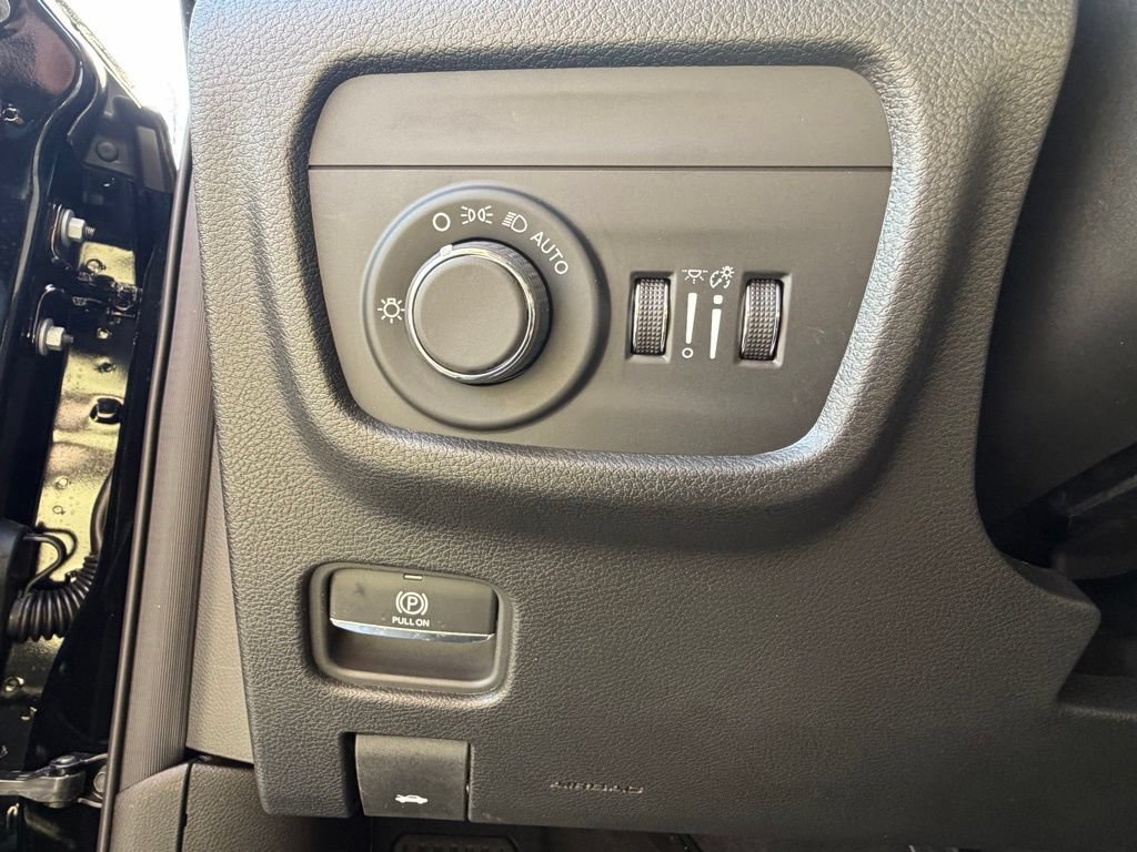 New 2026 Jeep Grand Cherokee Altitude AWD/4WD image 22