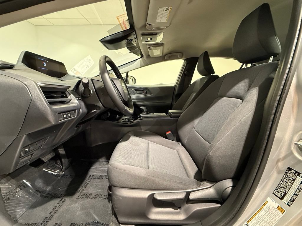 Certified 2025 Toyota Prius LE FWD image 12