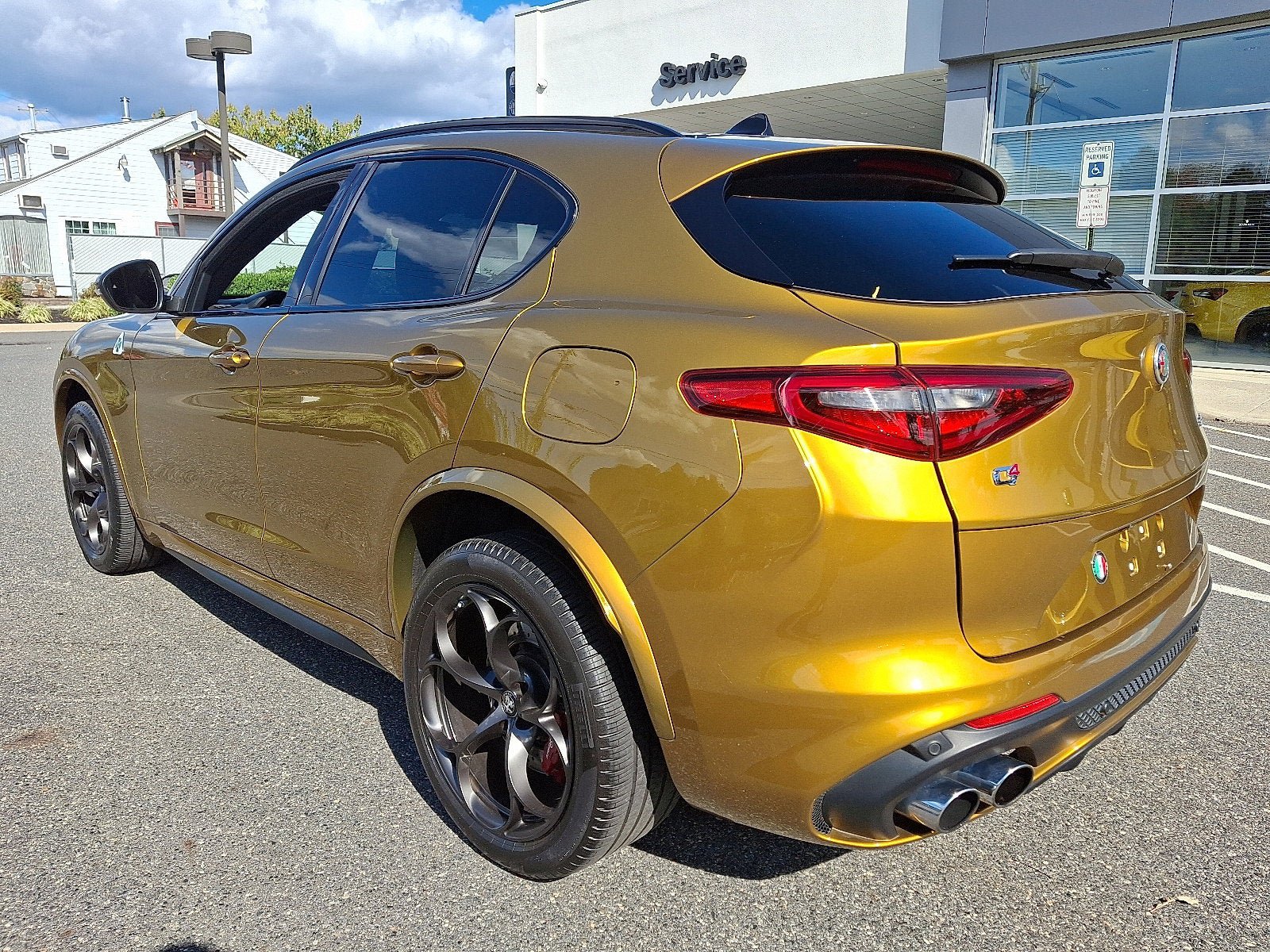 Used 2022 Alfa Romeo Stelvio Quadrifoglio w/ Active Assist Plus Package AWD/4WD image 6