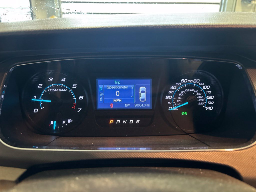 Used 2017 Ford Taurus SE FWD image 4