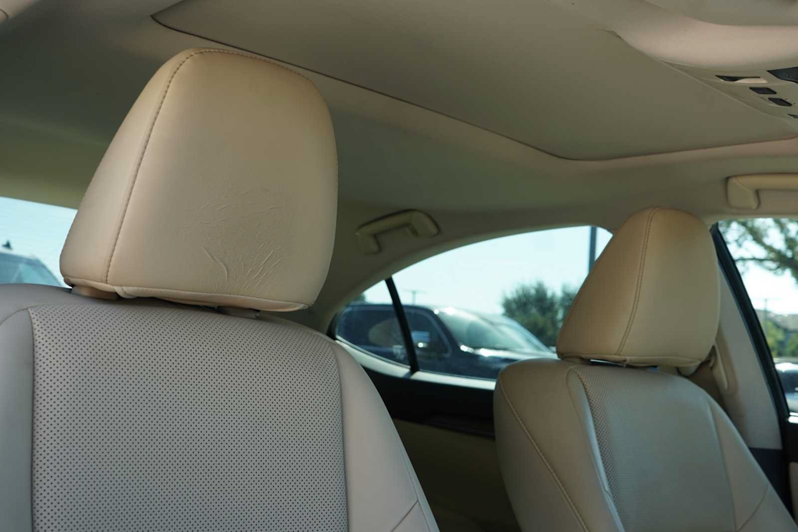 Used 2016 Lexus ES 300h w/ Premium Package w/Wood Trim FWD image 27