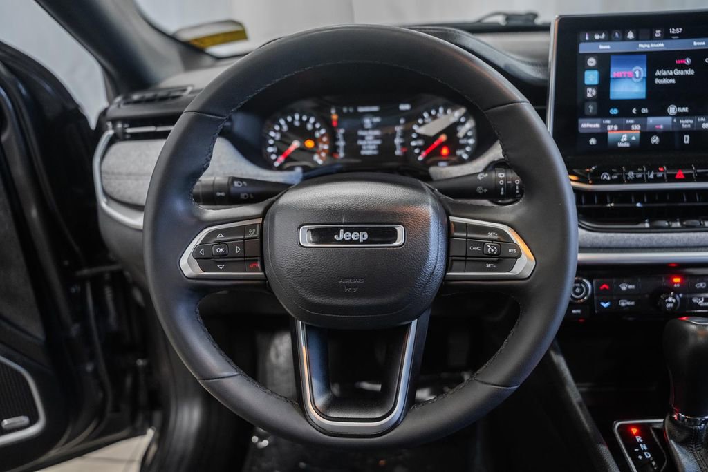 Used 2023 Jeep Compass Latitude w/ Sun and Sound Group AWD/4WD image 29