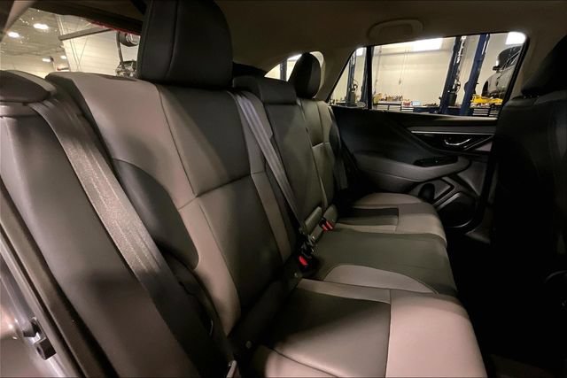Used 2025 Subaru Outback Onyx Edition AWD/4WD image 27