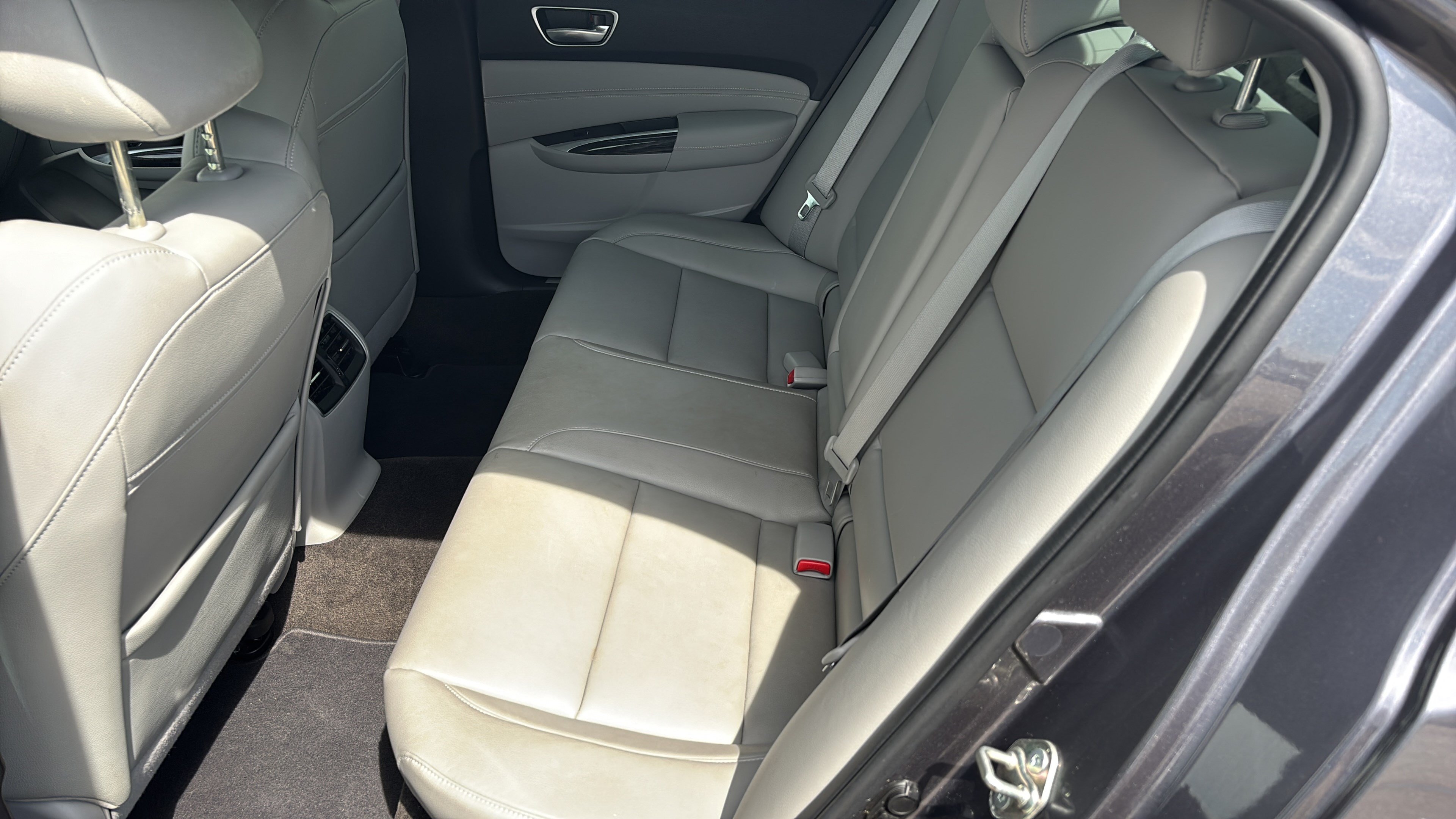 Used 2018 Acura TLX FWD image 13
