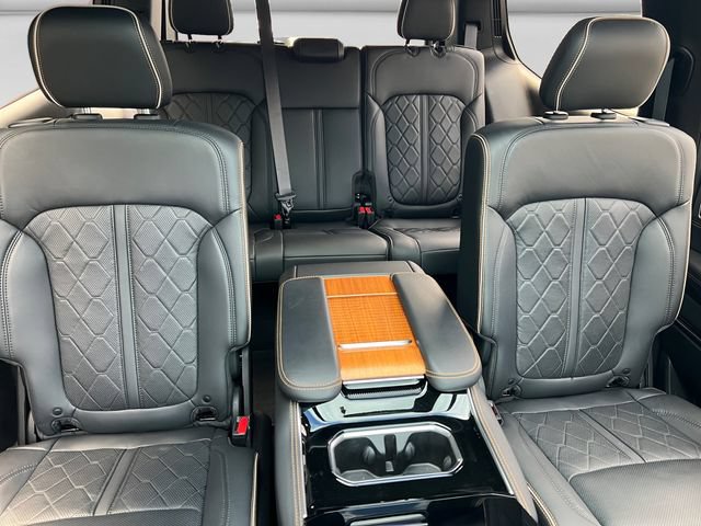 Used 2023 Jeep Grand Wagoneer Series III AWD/4WD image 17