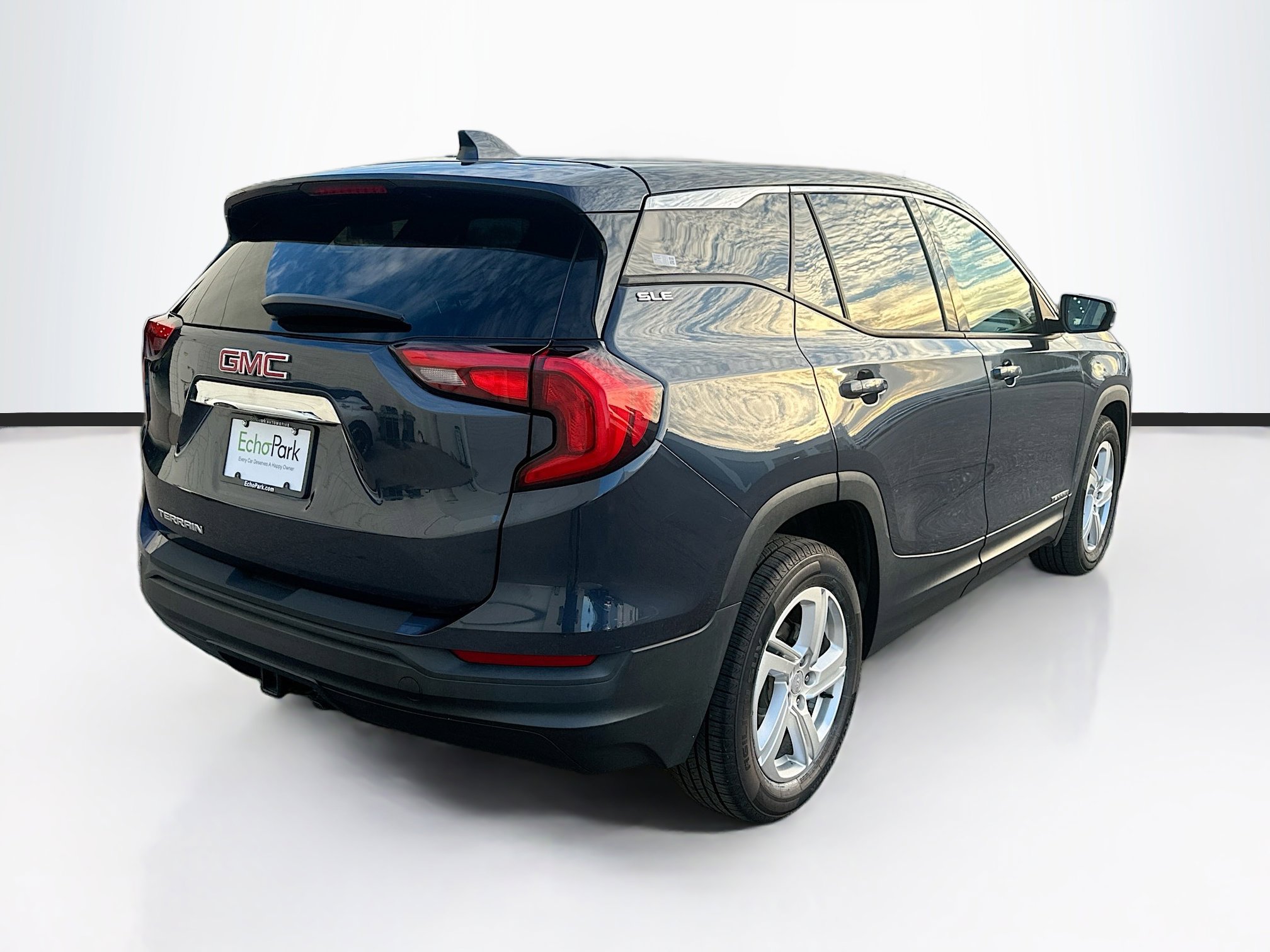 Used 2018 GMC Terrain SLE image 9