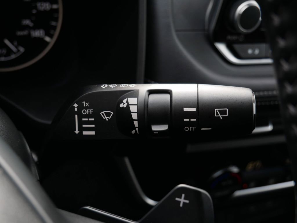 Used 2025 Nissan Rogue SV AWD/4WD image 20