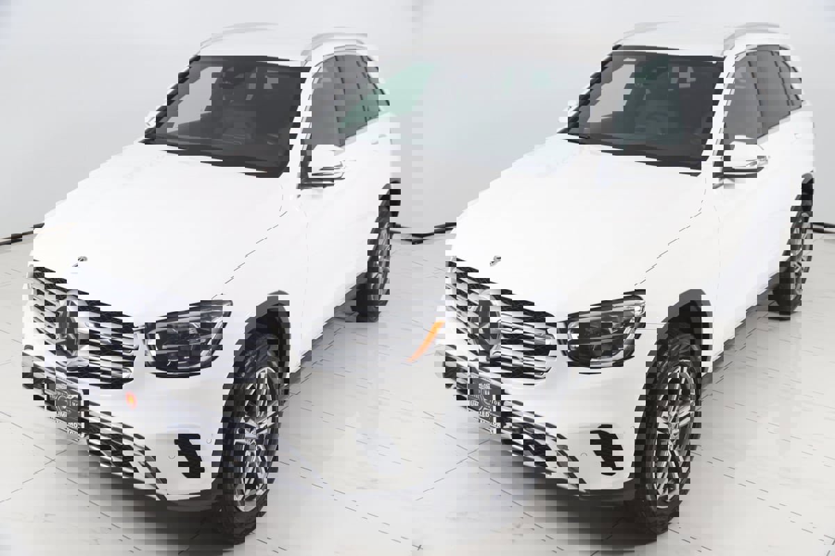 Used 2022 Mercedes-Benz GLC 300 4MATIC w/ Driver Assistance Package image 22