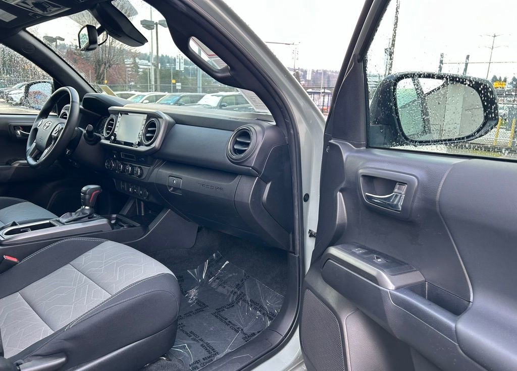Certified 2023 Toyota Tacoma TRD Off-Road image 15