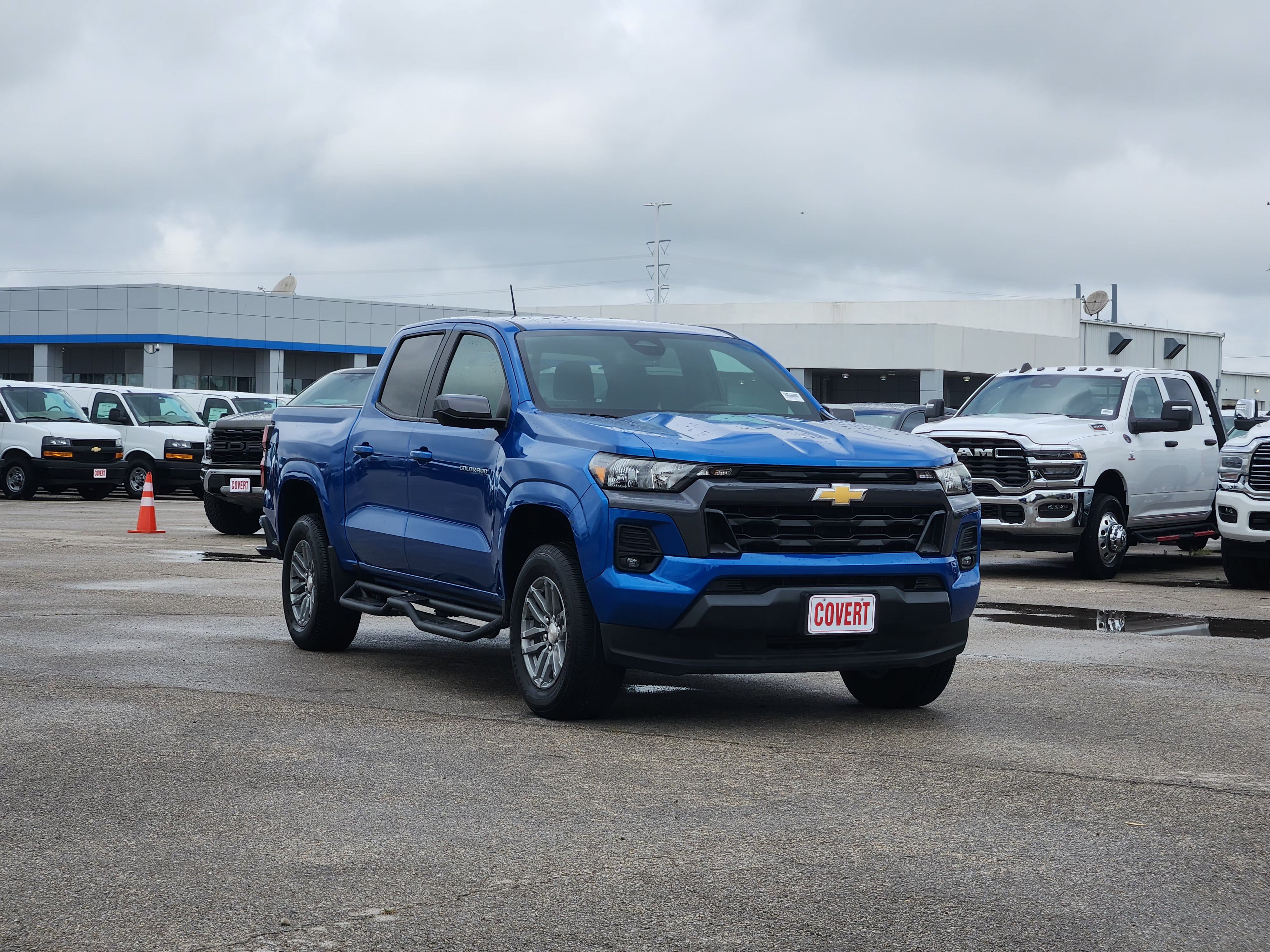 Used 2024 Chevrolet Colorado LT w/ LT Convenience Package II RWD image 3