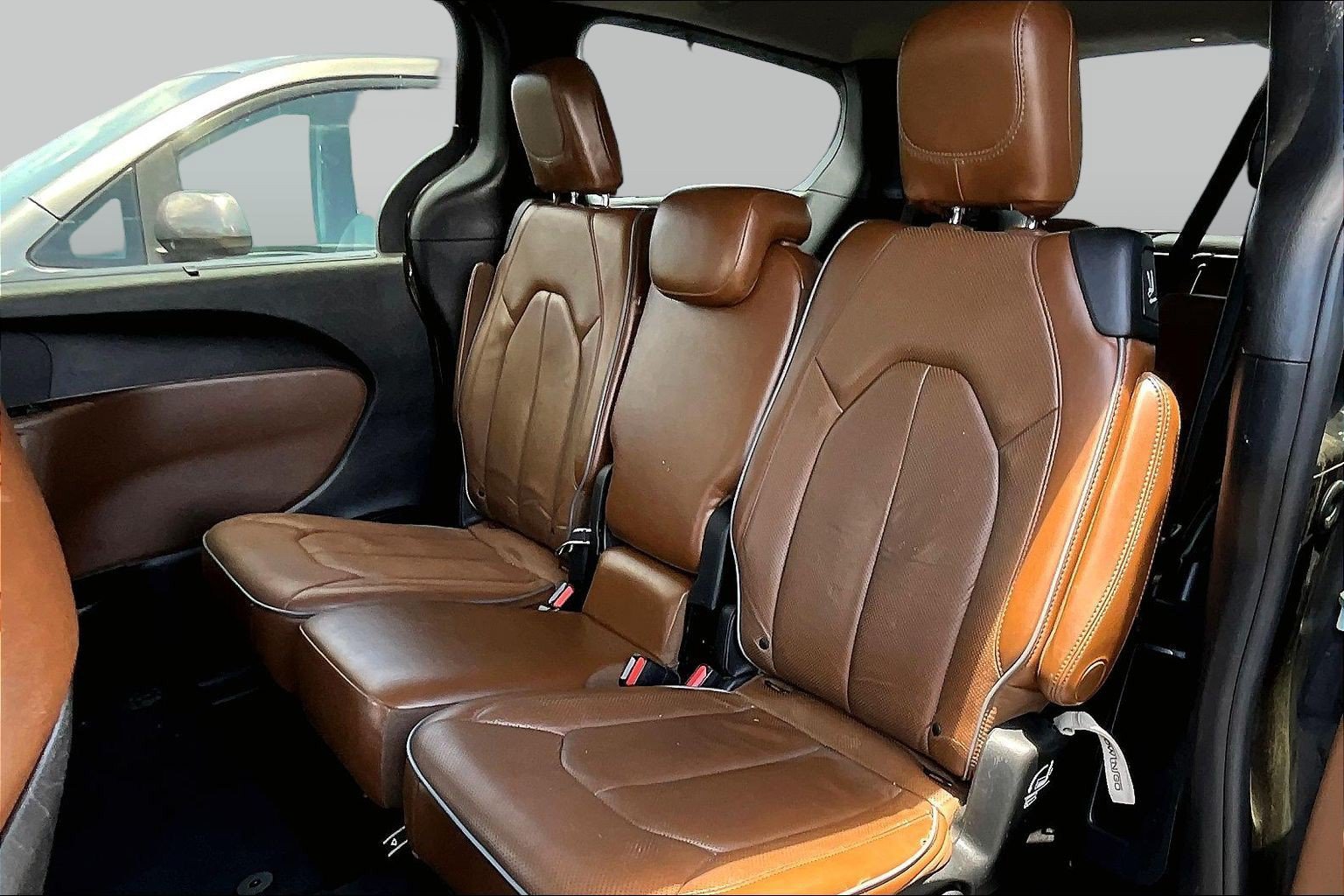 Used 2019 Chrysler Pacifica Limited w/ Advanced Safetytec Group FWD image 25