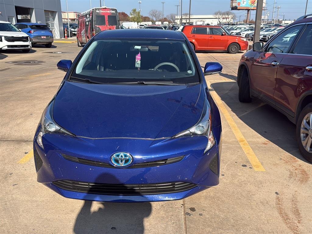 Used 2016 Toyota Prius Two image 6