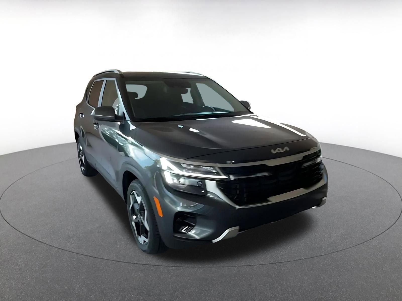Used 2025 Kia Seltos S FWD image 3