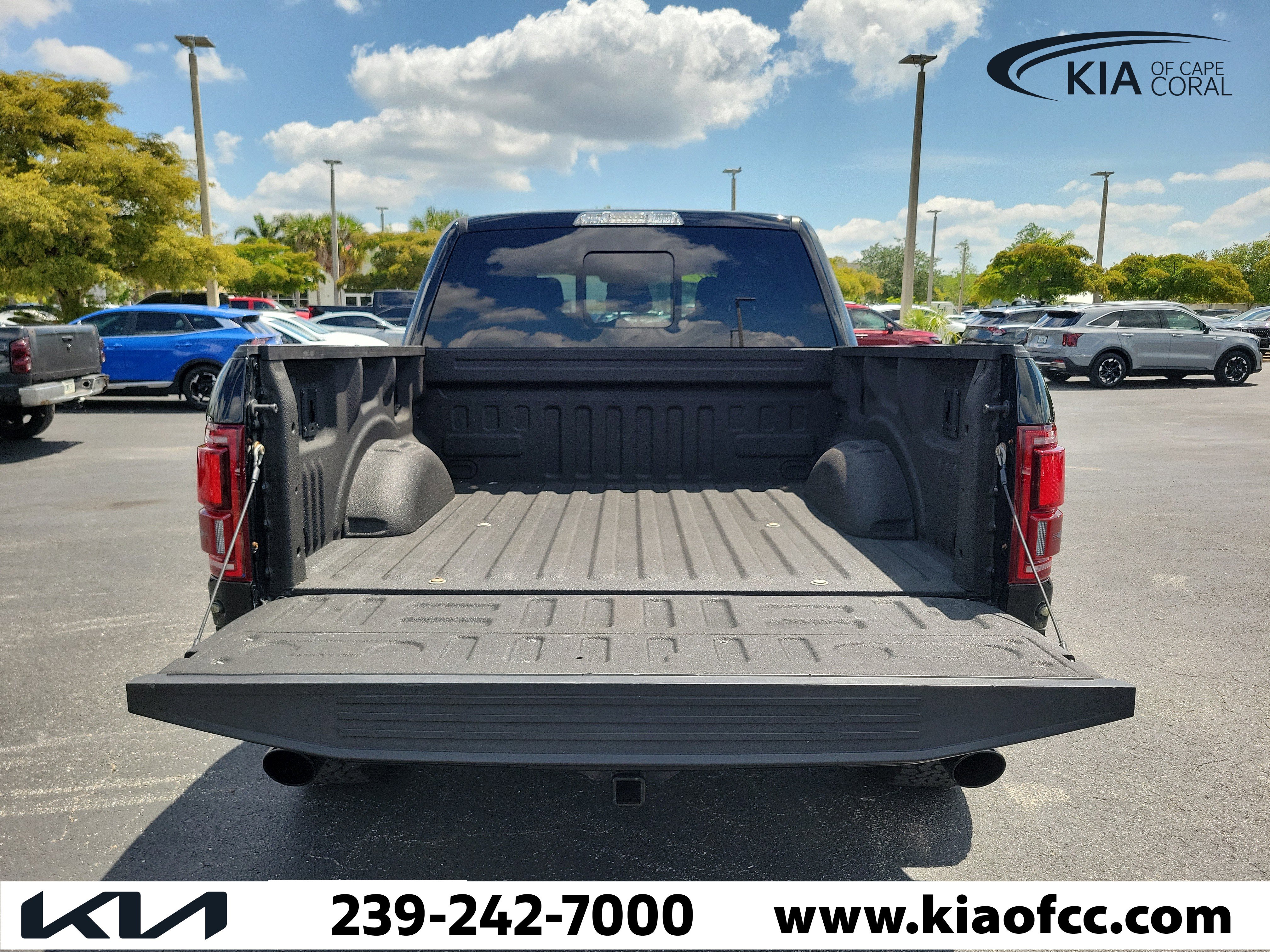 Used 2017 Ford F150 Raptor w/ Equipment Group 802A Luxury AWD/4WD image 11