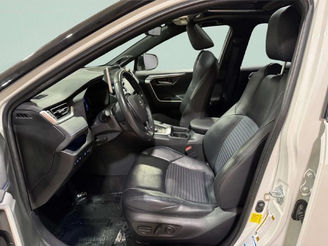 Used 2020 Toyota RAV4 XSE w/ XSE Grade Weather Package AWD/4WD image 25