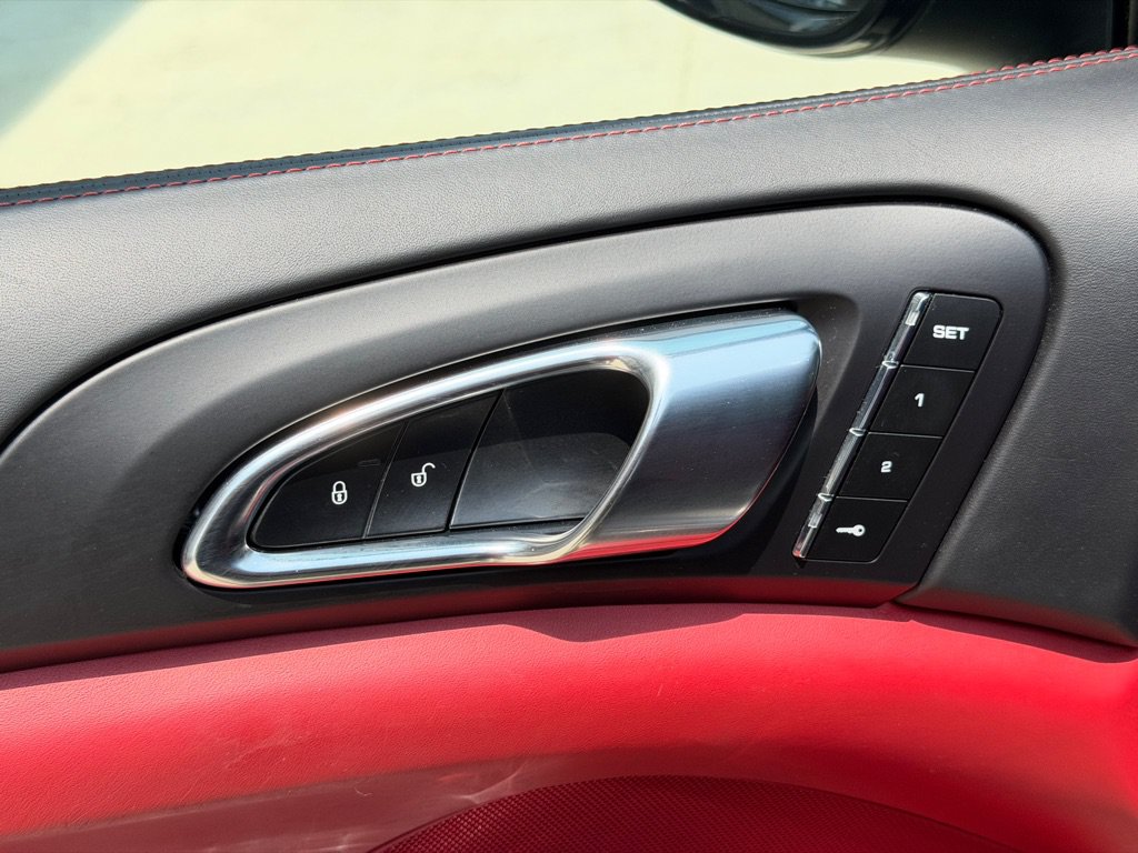 Used 2016 Porsche Cayenne GTS AWD/4WD image 21