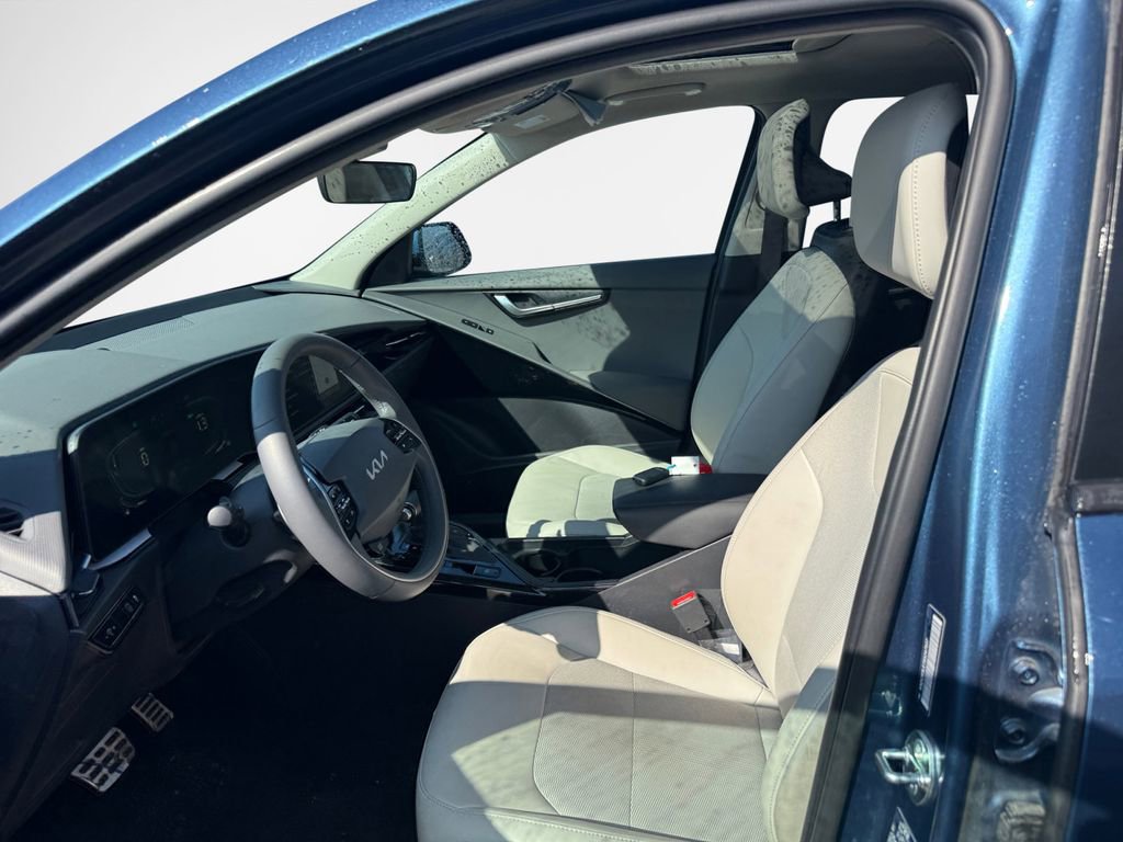 Used 2025 Kia Niro EX Touring image 11