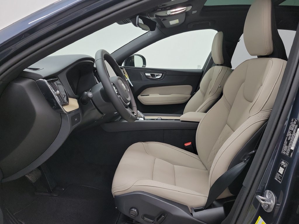 New 2026 Volvo XC60 B5 Plus w/ Protection Package Premier AWD/4WD image 18