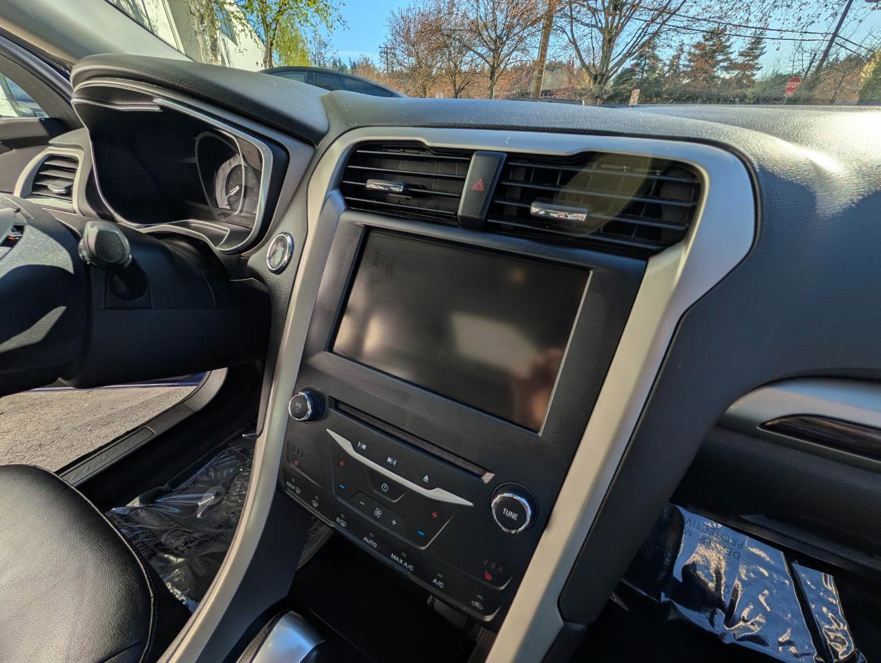 Used 2015 Ford Fusion SE w/ Equipment Group 502A image 13