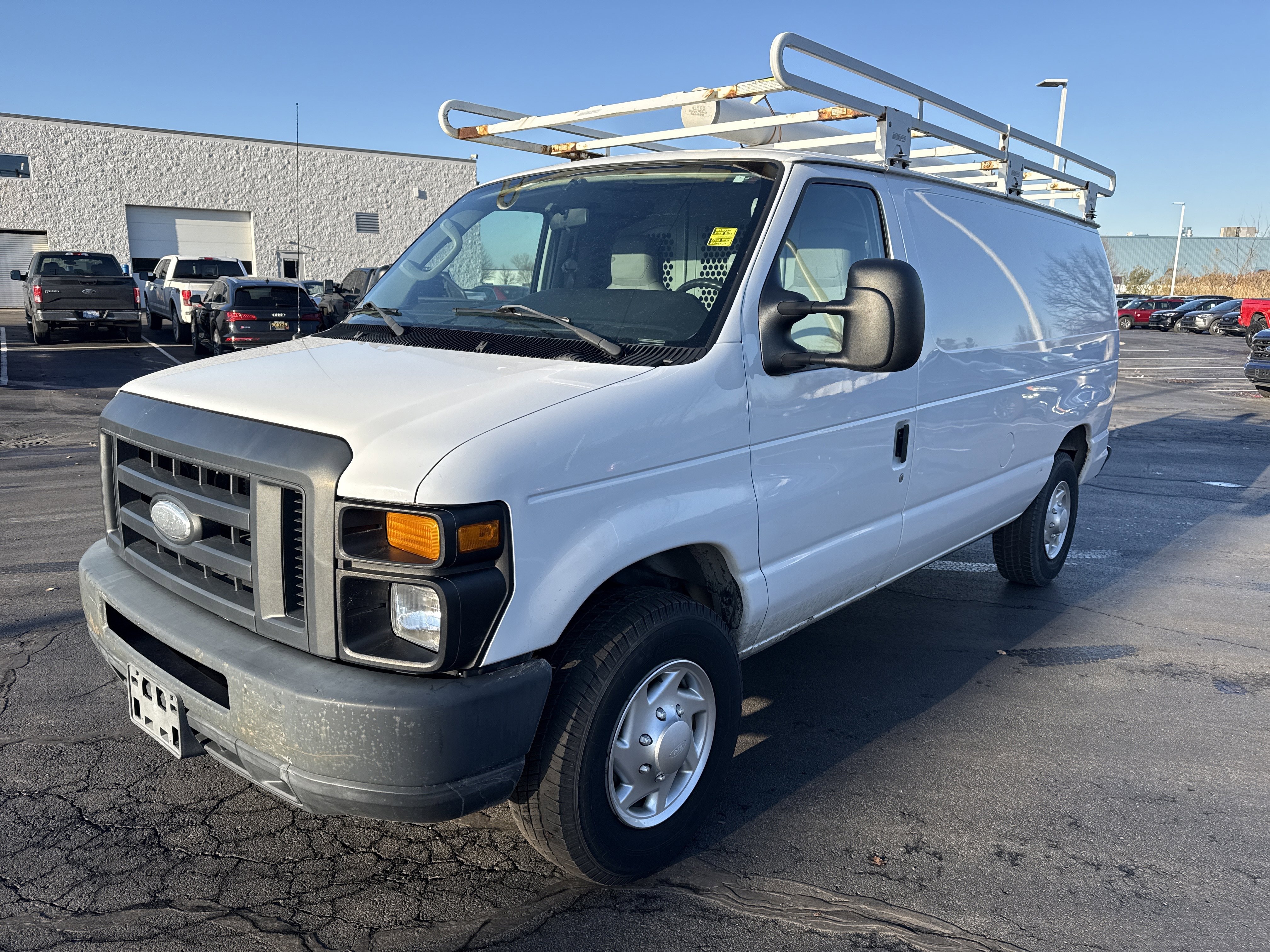 Used 2014 Ford E-250 and Econoline 250 image 2