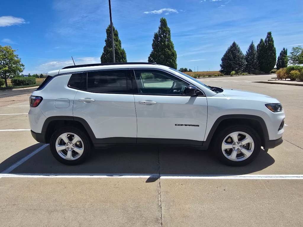 Used 2022 Jeep Compass Latitude AWD/4WD image 7