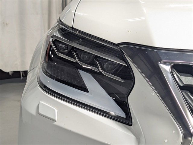 Used 2020 Lexus GX 460 Luxury w/ Accessory Package image 29