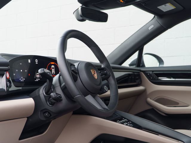 Certified 2025 Porsche Macan 4 Electric image 4