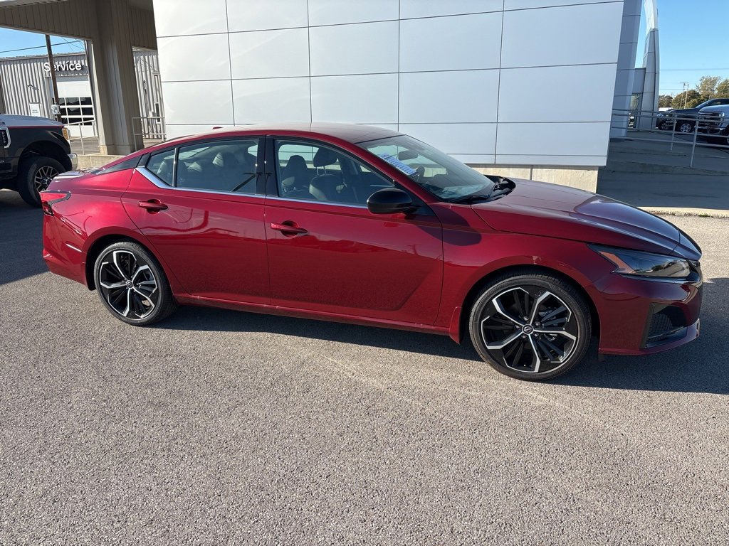 New 2025 Nissan Altima 2.5 SR