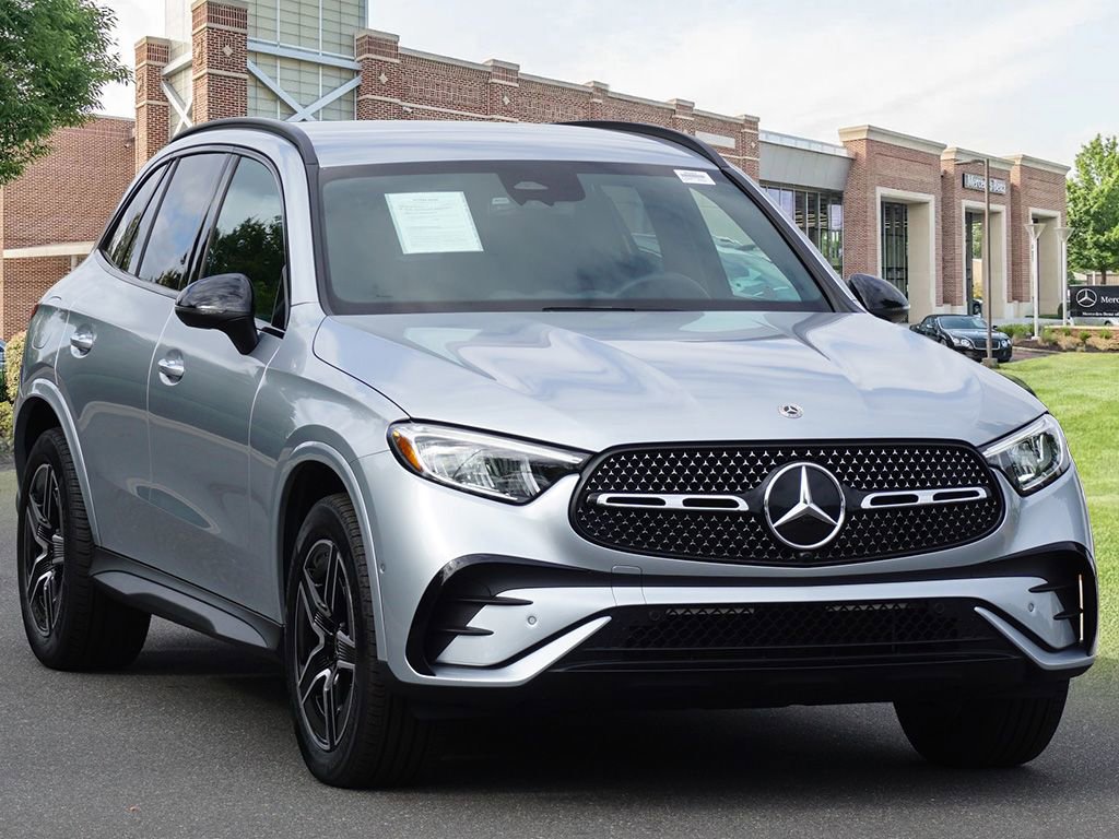 Certified 2025 Mercedes-Benz GLC 300 GLC 300 image 3