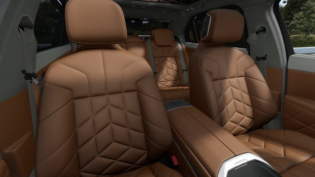 New 2027 BMW i7 xDrive50 AWD/4WD image 11