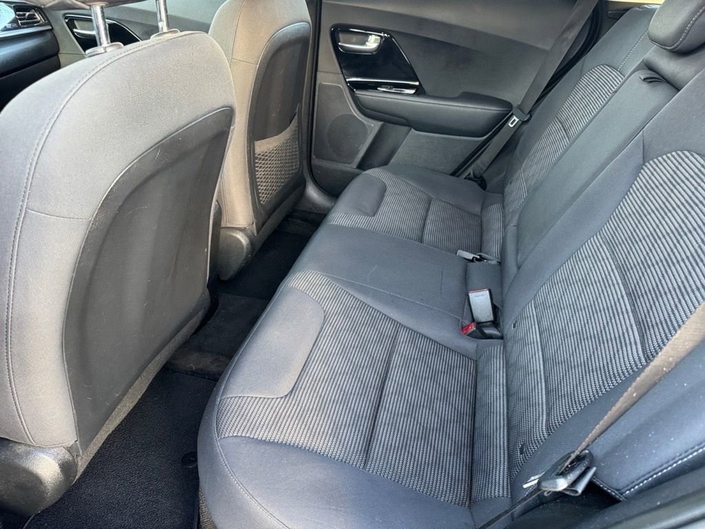 Used 2021 Kia Niro LXS image 11