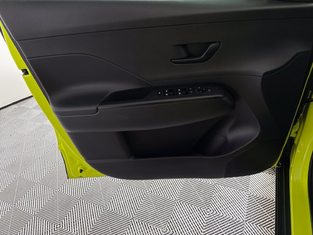 Used 2025 Hyundai Kona SEL AWD/4WD image 9