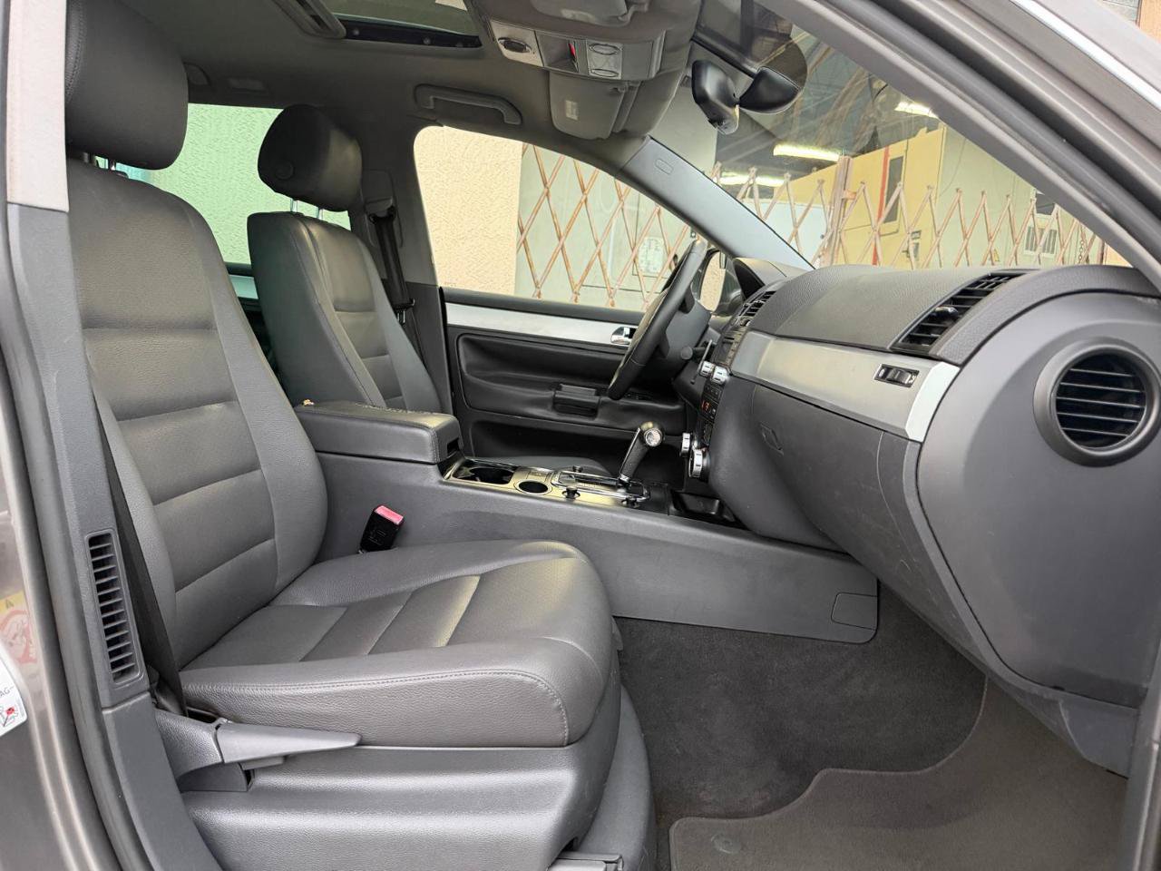 Used 2008 Volkswagen Touareg V6 AWD/4WD image 14