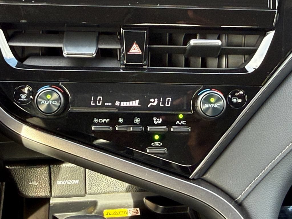 Used 2023 Toyota Camry SE w/ Cold Weather Package FWD image 15