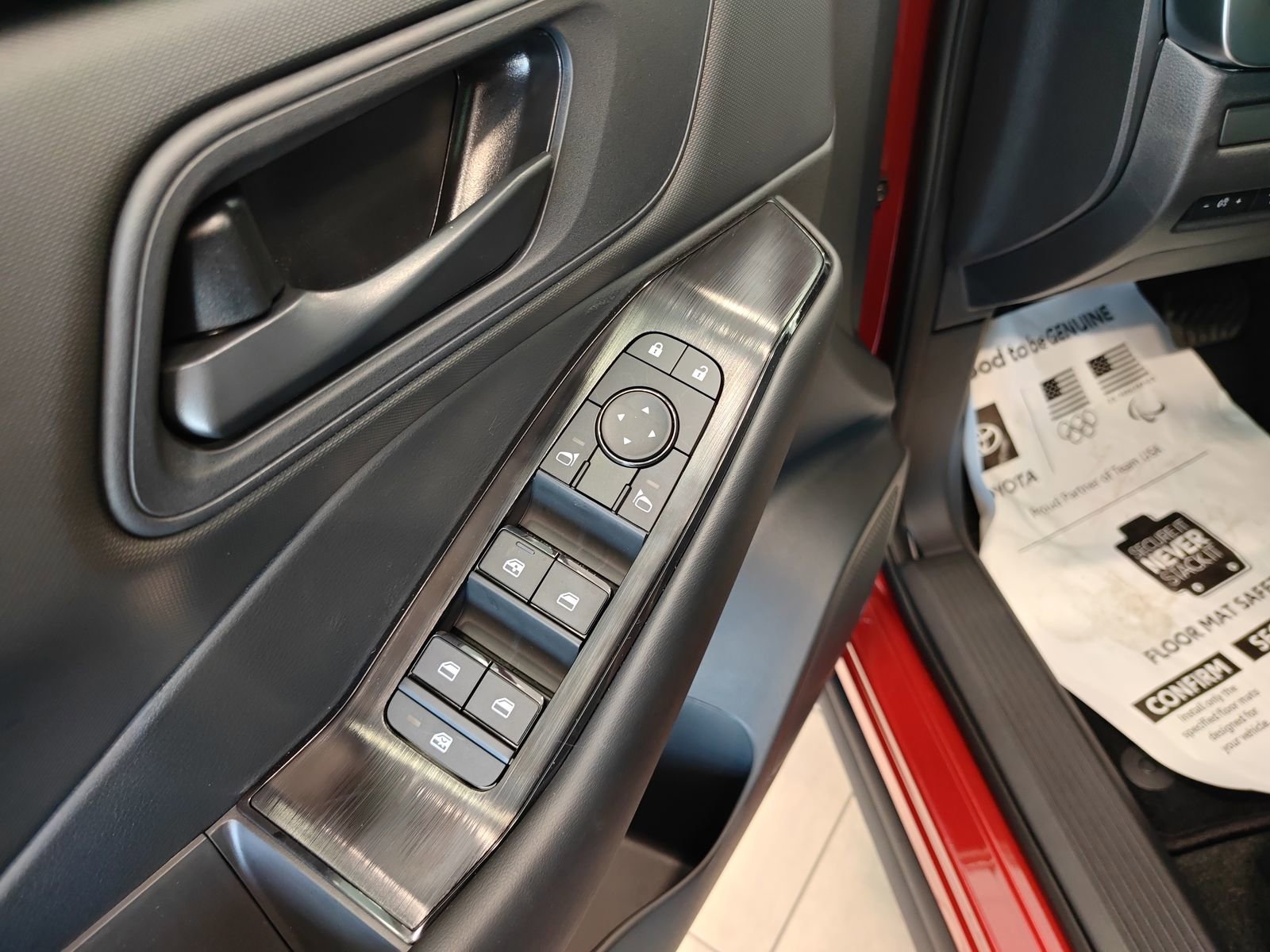 New 2026 Nissan Rogue S image 9