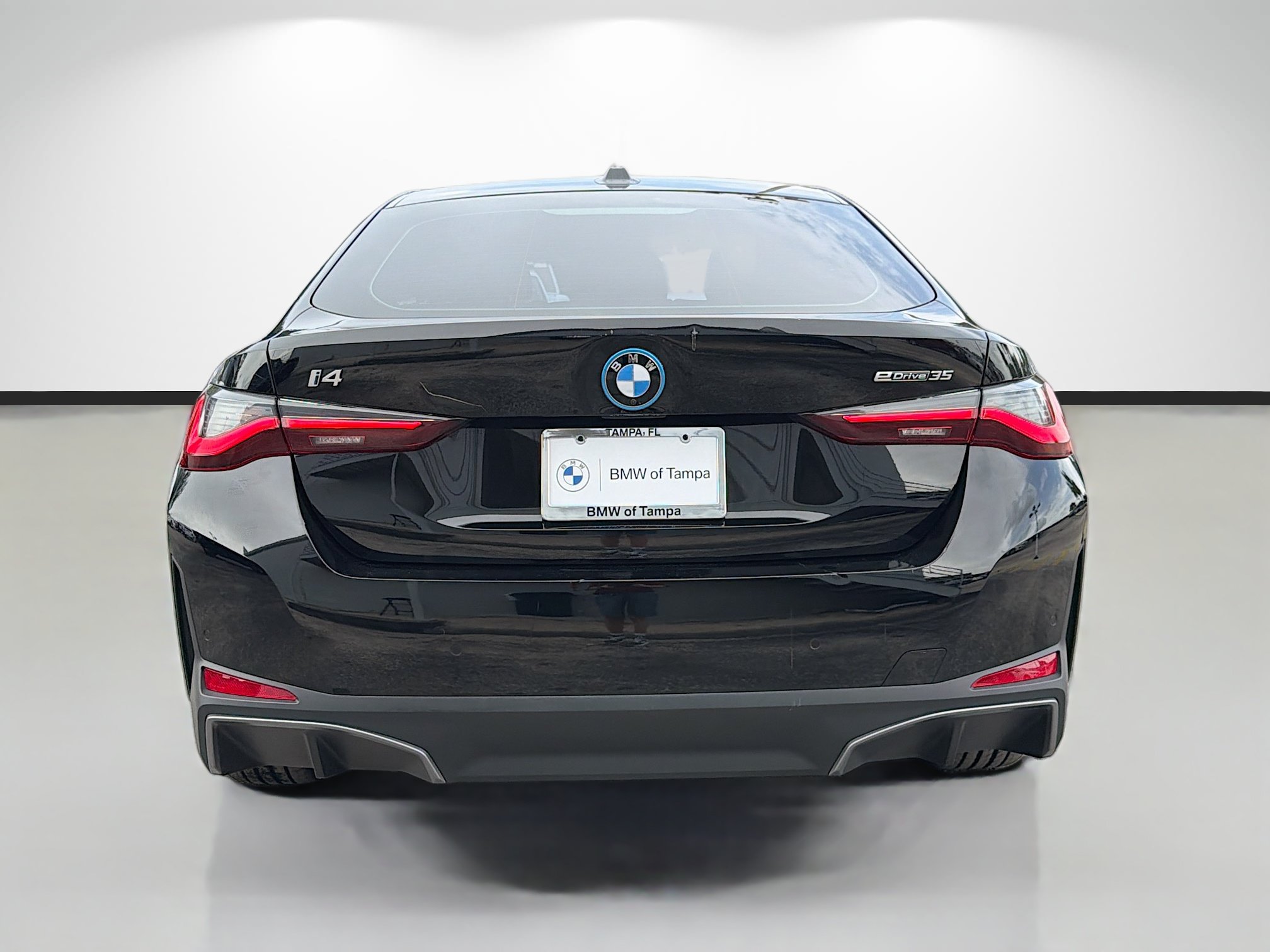 Used 2023 BMW i4 eDrive35 RWD image 4