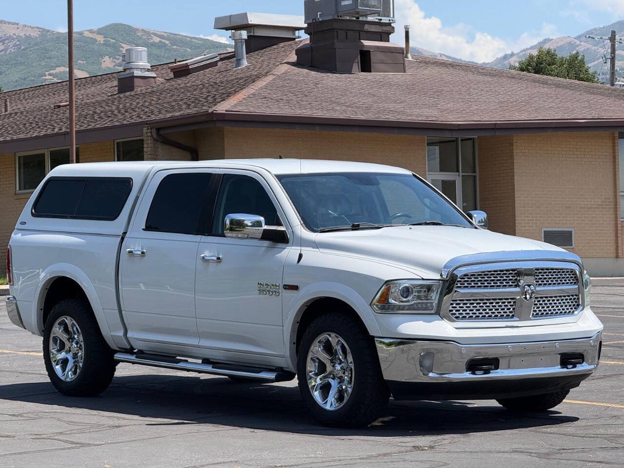 Used 2016 RAM 1500 Laramie w/ Convenience Group AWD/4WD image 7