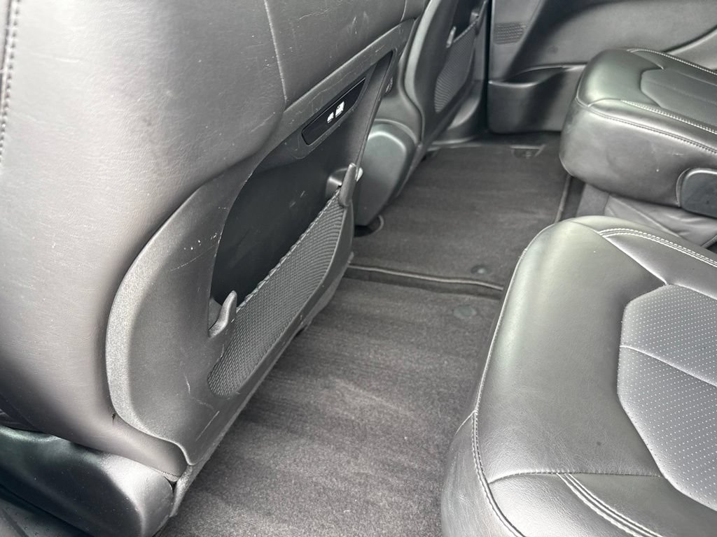 Used 2025 Chrysler Pacifica Select FWD image 27