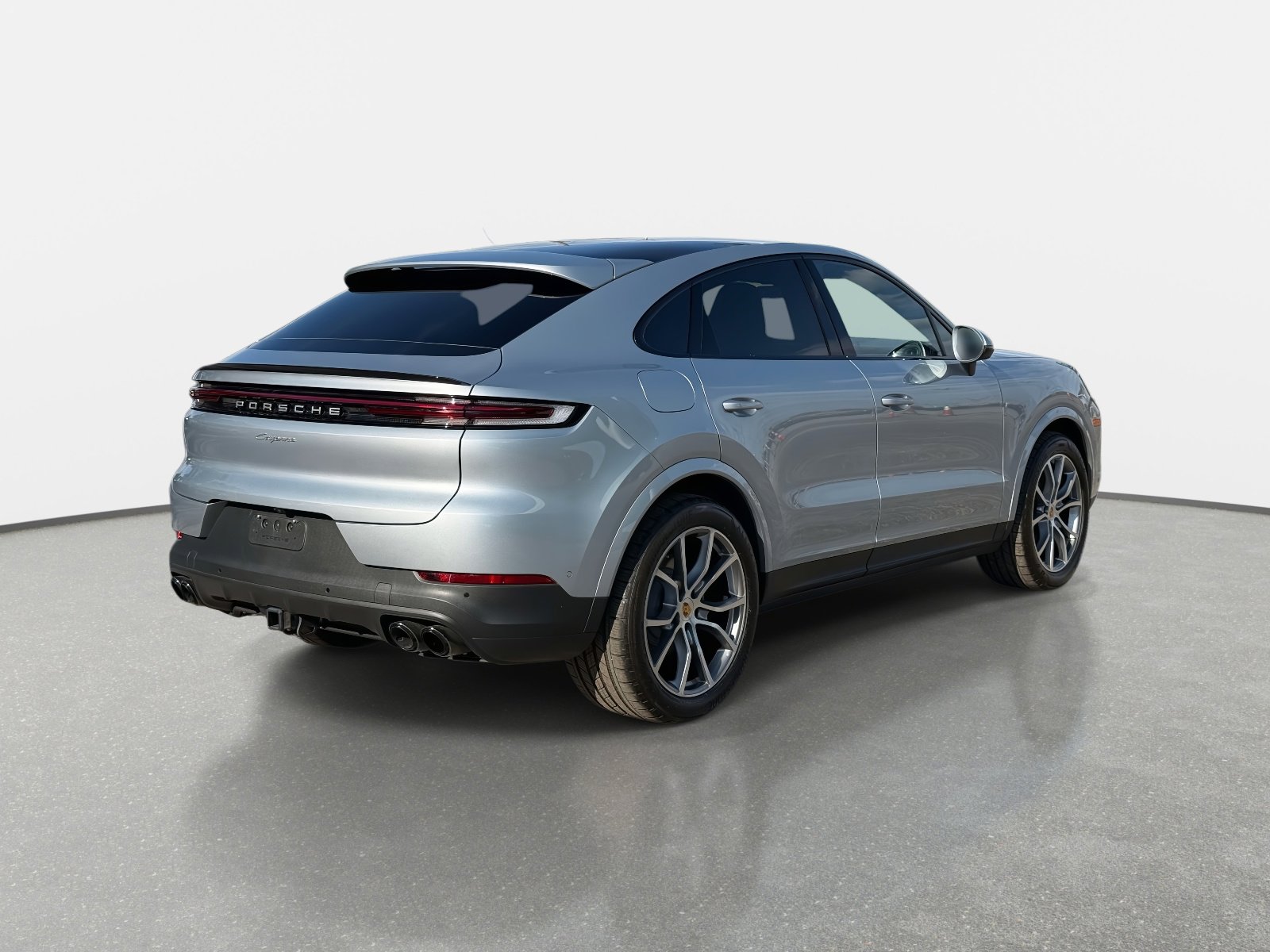 Used 2024 Porsche Cayenne Coupe image 3