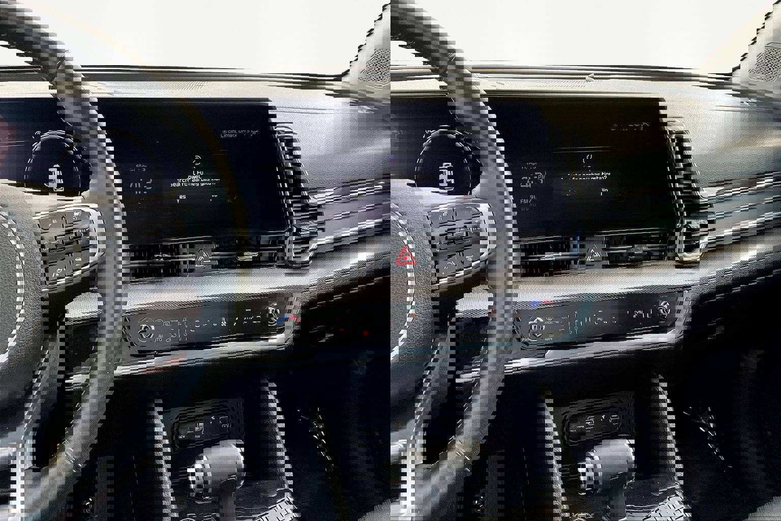 Used 2023 Kia Sportage SX image 9